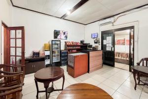 Urbanview Hotel Transit Near Bandara Sultan Hasanuddin