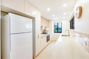 Lady of the Lagoon Spacious Waterfront Luxury