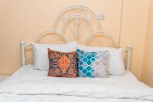 Ngara Budget Executive Studio 1KM to CBD and Museum ZERO7TWELVE SEVENZERO6EIGHT 60