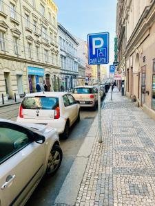 Retro style in centrum Prague Andel