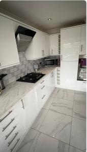 Luxurious & Beautiful Room With Double Bed-Own TV