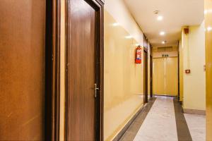 FabHotel Aayash - Nr City Center Metro Station