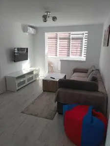 apartament de inchiriat in loc Moinesti - Comăneşti
