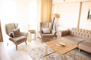 Deluxe King Suite AS3