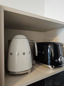 Cozy Urban Heaven with Dedicated Parking Spot