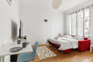 Chic and comfortable studio near Paris