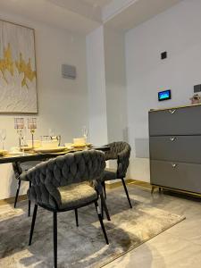 Esthers Paradise Haven