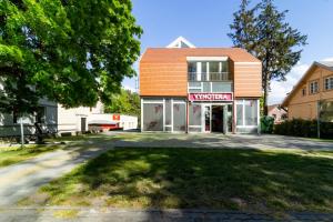 City Center Studio W-Parking and Terrace, By Cohost