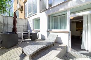 City Center Studio W-Parking and Terrace, By Cohost