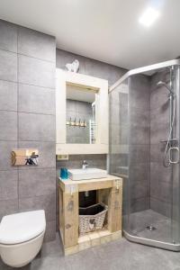 City Center Studio W-Parking and Terrace, By Cohost