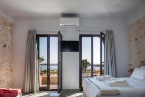 Chryssi 01, Stylish Seaside Spot in the Heart of Rethymno