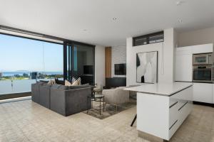 Designer 2-Bed Villa - Ocean Views & Pool