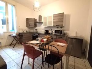 Appartements A Deux Pas des Halles - Hypercentre - Ideal Couple : photos des chambres