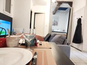 Appartements A Deux Pas des Halles - Hypercentre - Ideal Couple : photos des chambres