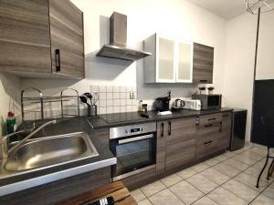 Appartements A Deux Pas des Halles - Hypercentre - Ideal Couple : photos des chambres