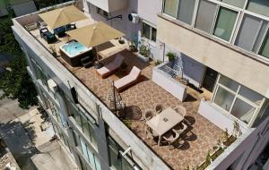 City Center Gem with Jacuzzi & Terrace