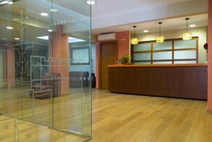 1 star hotell Hotel Avenida Requena Hispaania