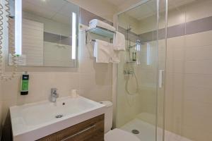 Hotels Logis Hotel & Restaurant Mediterranee : photos des chambres