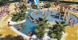 Campings Camping 4 etoiles - Parc aquatique - efaaa0 : photos des chambres