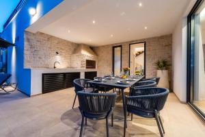 Luxury Villa Kaia - Sea View, Heated pool, Jacuzzi, Gym and Sauna 