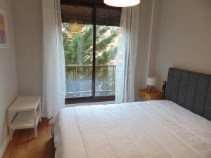 Airport Madrid Plenilunio suites beige