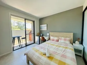 Modern Ensuite with Private Side Entry - Schofields