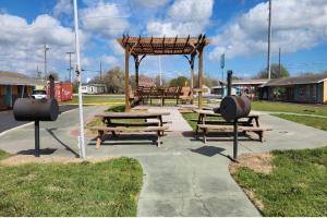 Gulfway Motel By OYO Near Airport I 37