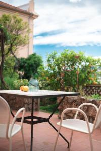 Val de Menton, Charmant 3 pièces atypique, jardin et terrasse à 7 minutes à pied du centre ville