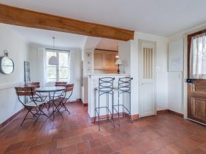 Holiday flats at Domaine de Saint-Endréol with golf, SPA and pool