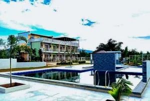 Jeanine's Travellers Inn by RedDoorz - Bagac