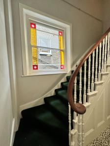 Exceptionally Large Newly-Refurbished 1-Bed Flat in Hither Green