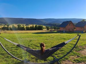 Osada Orlica klimatyczne domki z widokiem na góry i termalnym SPA sauna jacuzzi 4 km od Zieleniec Ski Arena