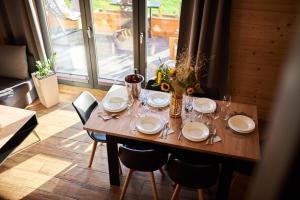 Osada Orlica klimatyczne domki z widokiem na góry i termalnym SPA sauna jacuzzi 4 km od Zieleniec Ski Arena