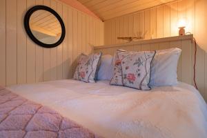 Finest Retreats - The Flower Hut