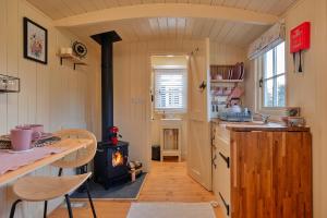 Finest Retreats - The Flower Hut