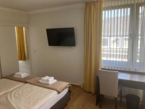 Large Double Room room in Hotel Mercedes City