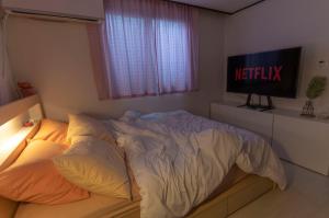 Room 40ㅣprivateㅣWiFiㅣNetflixㅣcozyㅣ3min Suyu Stn