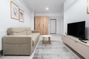 Central Residence Apartment 712