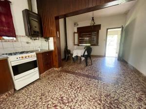 Cosquin , casa en barrio residencial