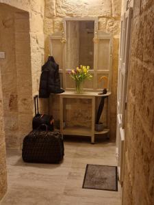 Ancient Maltese House with modern interior 3 min away from Airport TAL-PINU