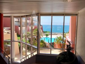 Terrasse vue piscine et apercu mer pour 4 personnes avec garage