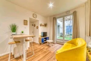 Charme en Ville - Mours-Saint-Eusèbe