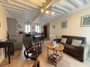 Appartements Les remparts Apt spacieux 1 er etage renove joliment decore bien equipe plein centre Bayeux proche plages du debarquement parking gratuit a proximite : photos des chambres