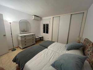 Lovely 2 bedroom apartment near the beach