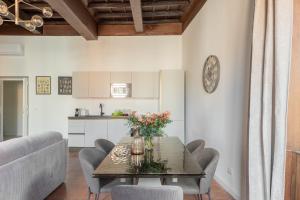 iFlat Trastevere Life with Beauty, Elegance & SPA