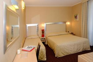 Triple Room room in Hotel Susa