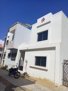 Dwarka Bungalow Only Family