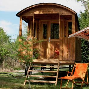 Appartements Roulotte insolite en pleine foret- Domaine Temali : photos des chambres