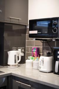 Cosy 1Br Relocation Contractors Family with parking