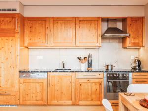 Apartment Domaine des Reines B3 by Interhome